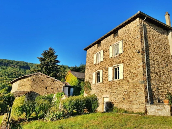 Photos 4 - Prestige - PROPRIÉTÉ AU COEUR DU BEAUJOLAIS AVEC DEUX MAISONS D'HABITAT