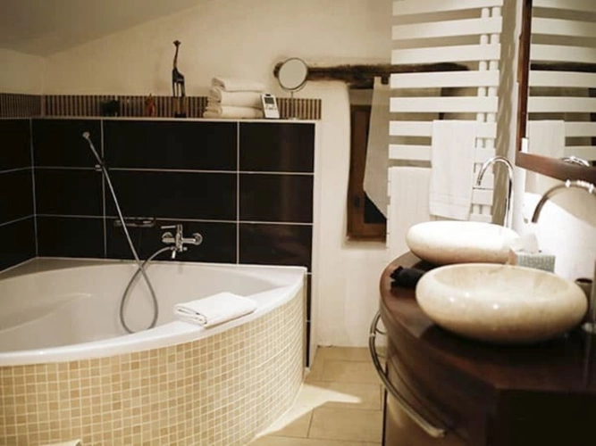 Photos 7 - Prestige - Sud Ardèche, belle maison en pierre, rénovée, 4 chambres, pi