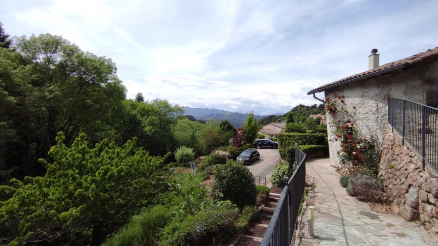 Photos 17 - Prestige - Sud Ardèche, belle maison en pierre, rénovée, 4 chambres, pi