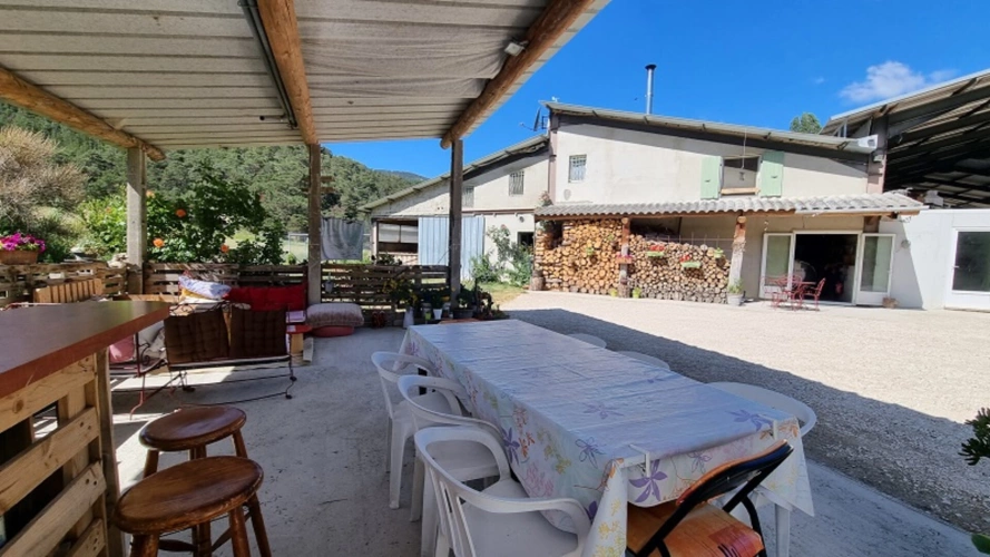 Photos 7 - Rurale - Belle exploitation agricole caprine - 3560 m2 de bâtiments -