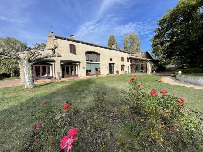 Photos 1 - Rurale - CORPS DE FERME -  15 Mn DU TGV - 5900 M2 DE TERRAIN - PISCIN