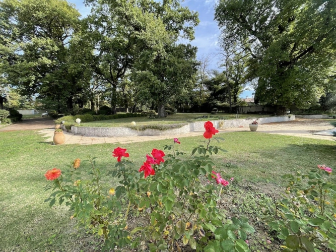 Photos 9 - Rurale - CORPS DE FERME -  15 Mn DU TGV - 5900 M2 DE TERRAIN - PISCIN